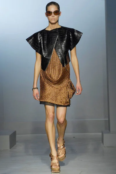 Look 28